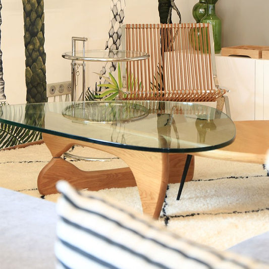 NOGUCHI | Table basse sculpturale en verre et noyer | Ryo Design